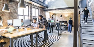 熊猫体育负责人接受专访，背景是公司办公环境