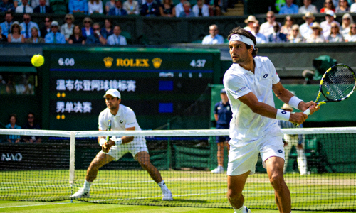 温布尔登网球锦标赛直播 - 中央球场正在进行男单决赛